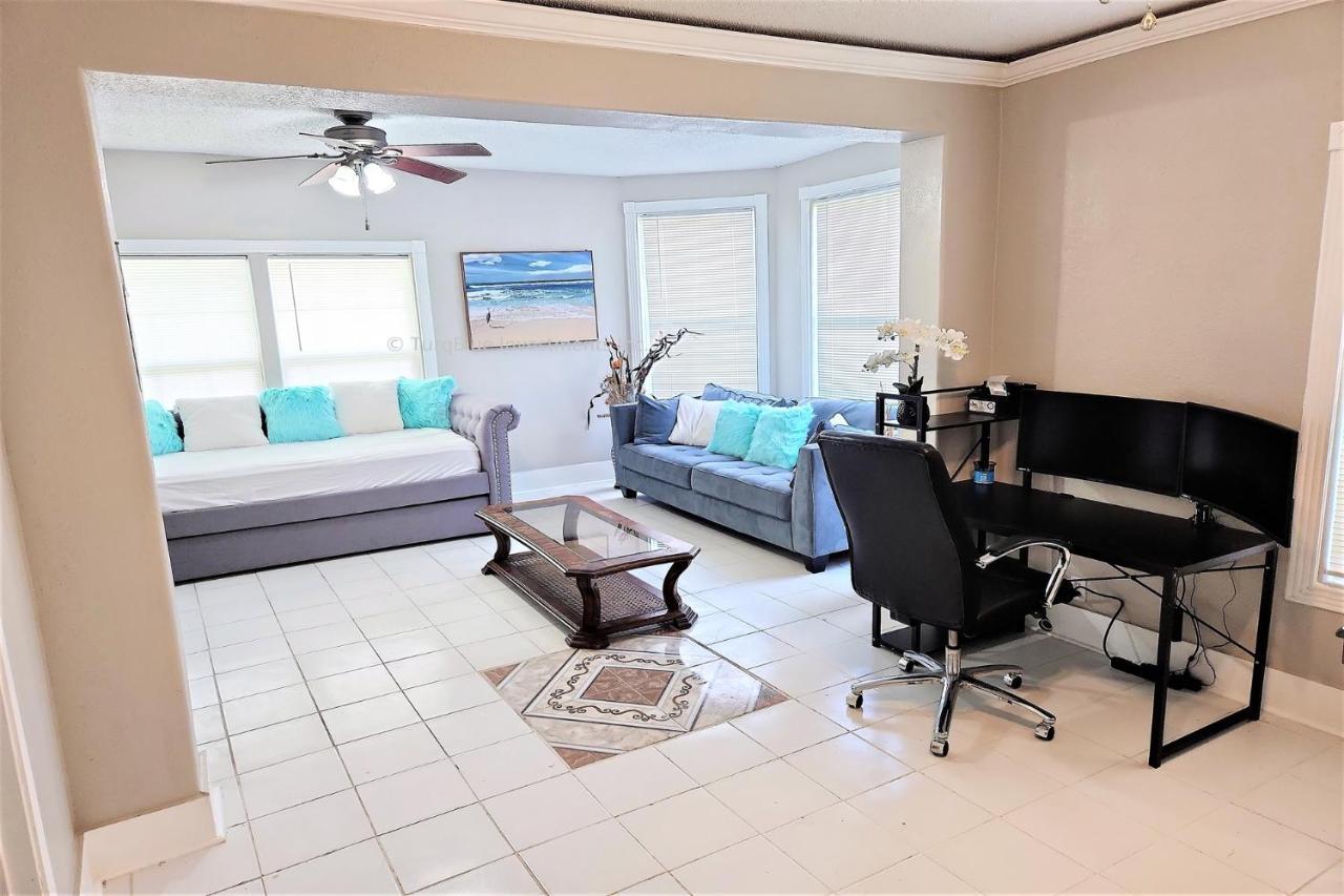 Casaazul-2605A-Couples Retreat By Beach & Pleasure Pier 1 Block Away- 2Bed 2Bath- 7 Minutes To Cruise Terminal Galveston Esterno foto