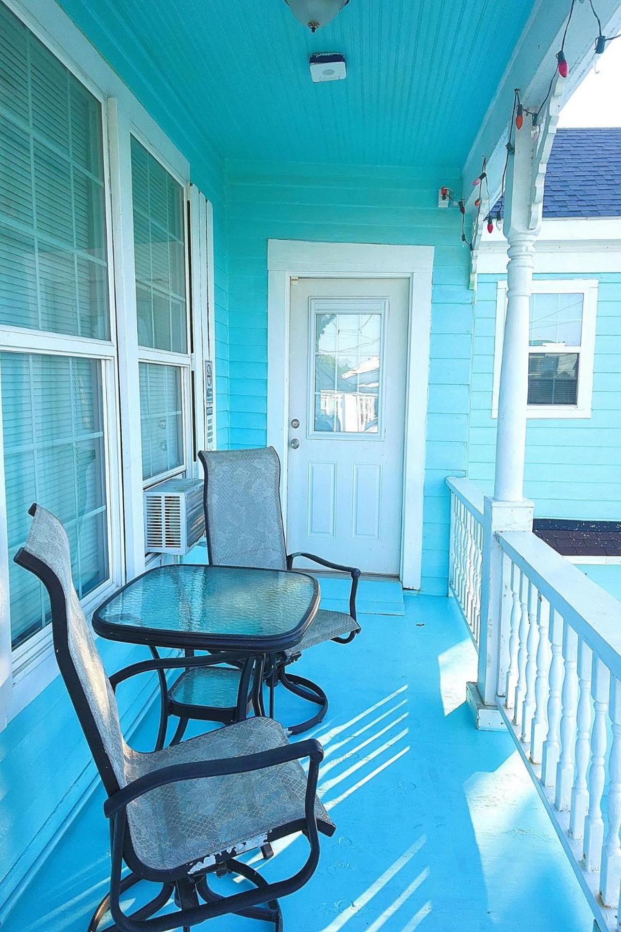 Casaazul-2605A-Couples Retreat By Beach & Pleasure Pier 1 Block Away- 2Bed 2Bath- 7 Minutes To Cruise Terminal Galveston Esterno foto